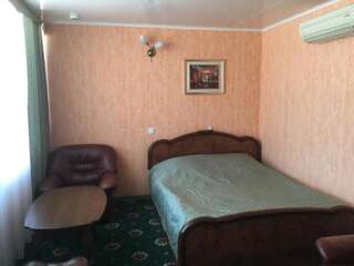 Гостиница  Комильфо Самара Двухместный номер с 1 кроватью и собственной ванной комнатой-11